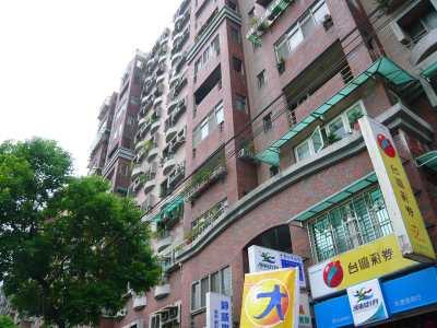 板橋華廈法拍-1