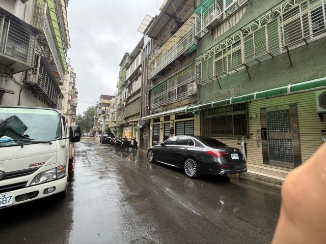 台北信義區公寓法拍-5