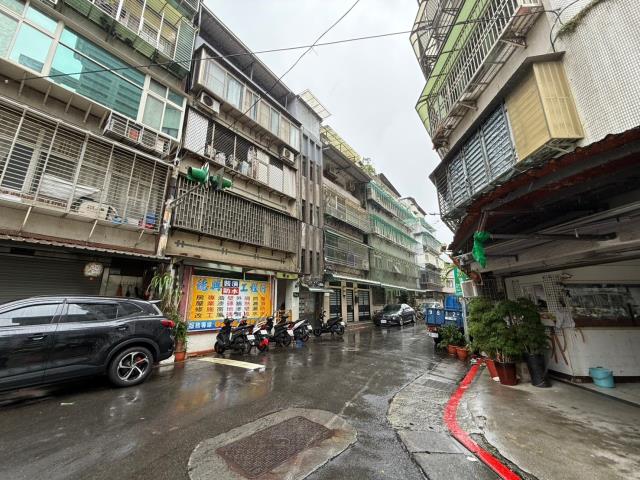 台北信義區公寓法拍-6