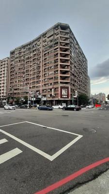 台中南屯大樓法拍-4