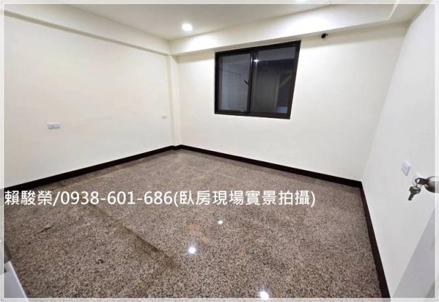 中壢體育園區一樓電梯