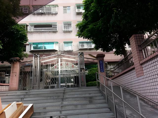 桃園龜山法拍大樓-1