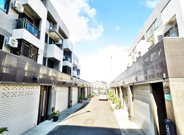 善化區東勢寮透天車墅